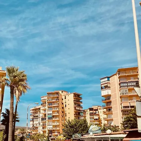 Апартаменты Apartamento Primera Linea De Playa En Tres Caballos, Playamar Торремолинос